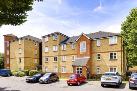 Morris Court, Rigby Place, Enfield 2 bed flat for sale