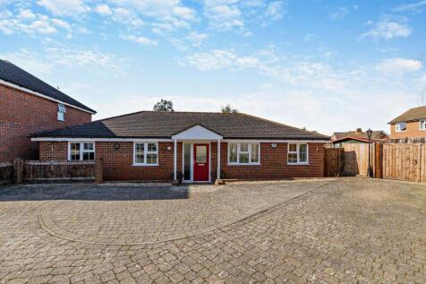 3 bedroom detached bungalow for sale