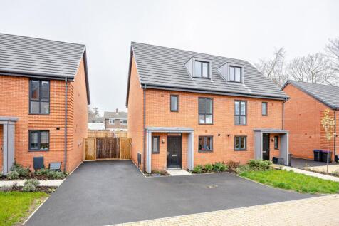 Isthmian Close, Bishop's Stortford... 4 bed semi