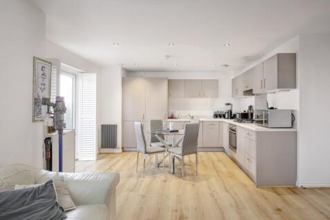 Newland Avenue, Bishop's Stortford... 2 bed apartment for sale
