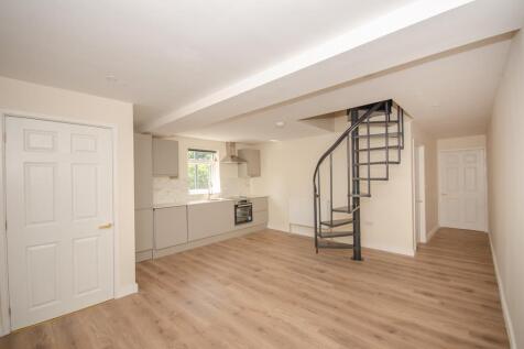 2 bedroom maisonette for sale