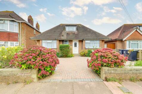 4 bedroom detached bungalow for sale