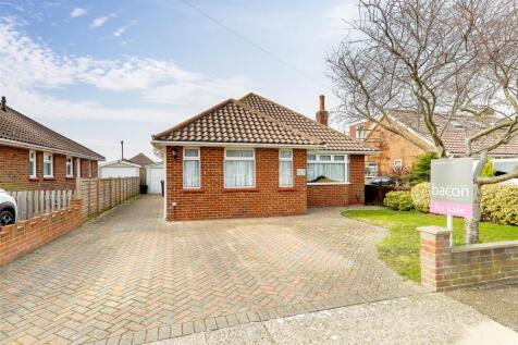 The Crescent, Lancing, BN15 2 bed detached bungalow for sale