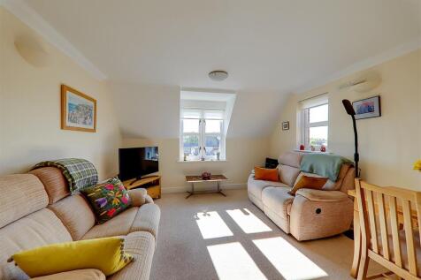 Park Road, Worthing, BN11 2 bed flat for sale