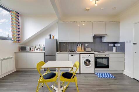 Farncombe Road, Worthing, BN11 Studio for sale