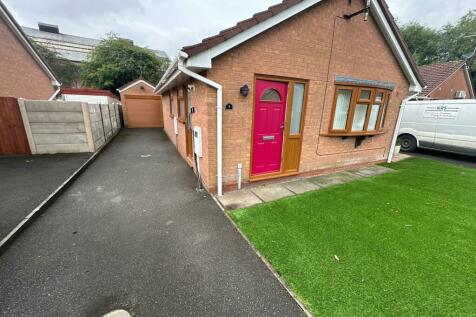 2 bedroom detached bungalow for sale