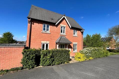 St Martins Close, Church Gresley... 3 bed townhouse for sale