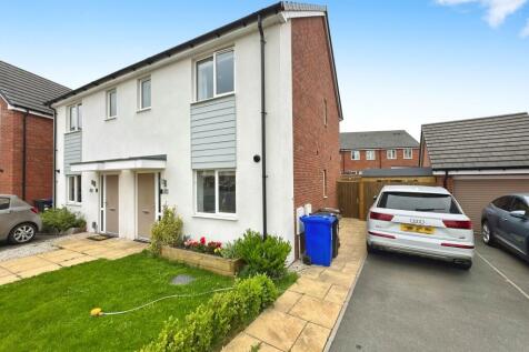 3 bedroom semi-detached house for sale