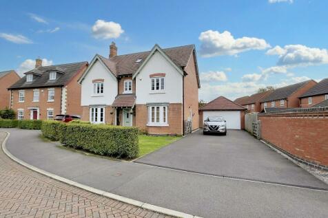 5 bedroom detached house for sale