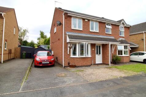 3 bedroom semi-detached house for sale