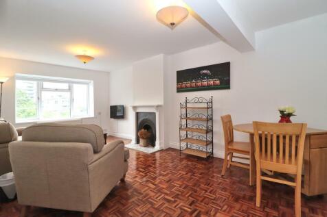 Woking,  Surrey,  GU22 2 bed flat for sale