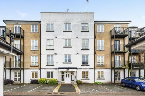 Knaphill,  Woking,  GU21 2 bed flat for sale