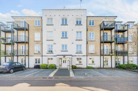 Woking,  Surrey,  GU21 2 bed flat for sale