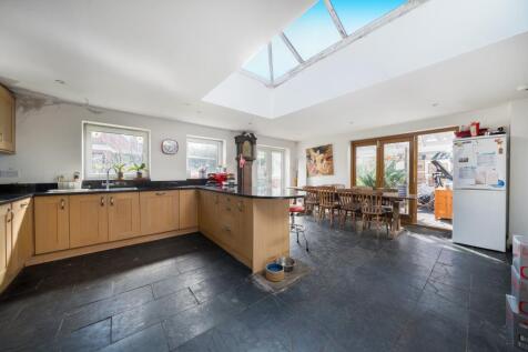 St. Johns,  Woking,  Surrey,  GU21 4 bed detached house for sale