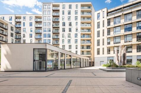 Woking,  Surrey,  GU22 2 bed flat for sale