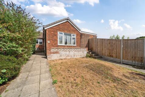 3 bedroom semi-detached bungalow for sale