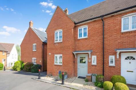 4 bedroom semi-detached house for sale
