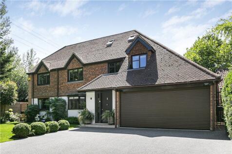 Wexfenne Gardens, Surrey GU22 5 bed detached house for sale
