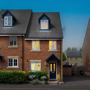 3 bedroom semi-detached house for sale