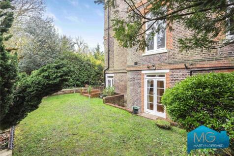 West Heath Road, Hampstead, London, NW3 4 bed maisonette for sale