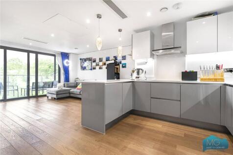 Granville Road, London, NW2 3 bed apartment for sale