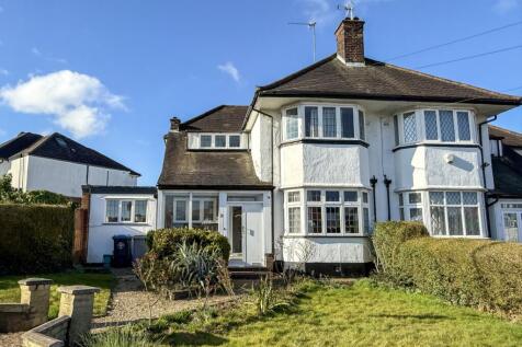 Woodhill Crescent, Harrow, HA3 3 bed semi