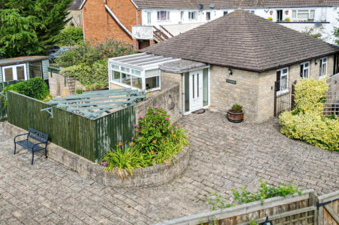 Frane Lea Park, Melksham SN12 3 bed detached bungalow for sale