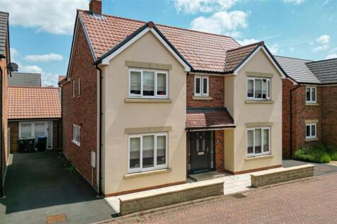 Rennie Crescent, Melksham SN12 4 bed detached house for sale