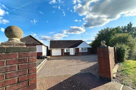 3 bedroom detached bungalow for sale
