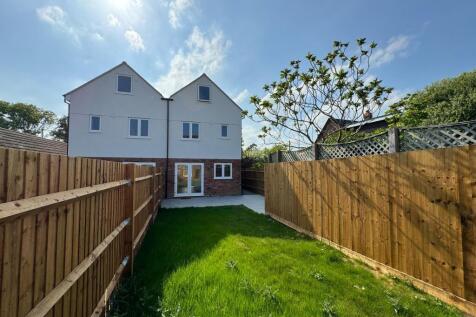 4 bedroom semi-detached house for sale
