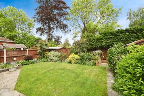 4 bedroom semi-detached house for sale