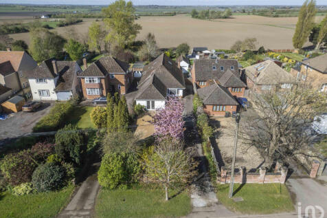 5 bedroom detached bungalow for sale