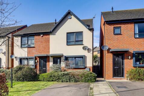 Fairholm Close, Nottingham NG3 2 bed semi