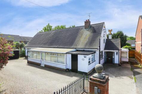 Cavendish Road, Carlton NG4 5 bed detached bungalow for sale