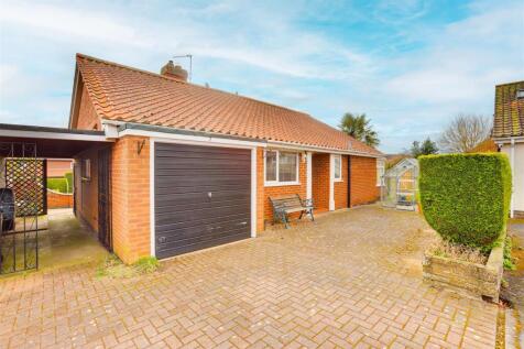 Old Acres, Woodborough NG14 2 bed detached bungalow for sale