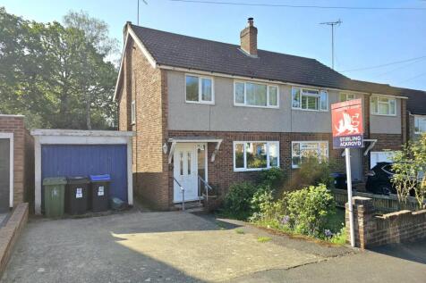 Limewood Close, Woking, Surrey, GU21 3 bed semi