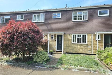 Lakeside, Woking, Surrey, GU21 3 bed terraced house for sale