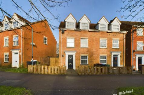 Grange Farm, Milton Keynes MK8 4 bed townhouse for sale