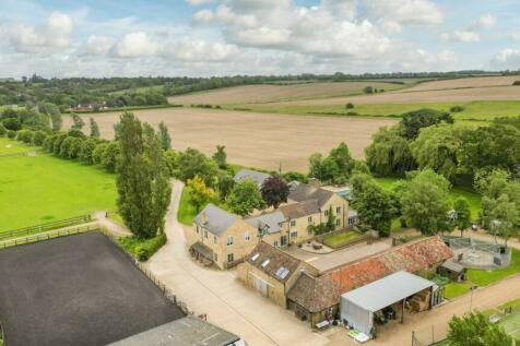 5 bedroom equestrian property for sale