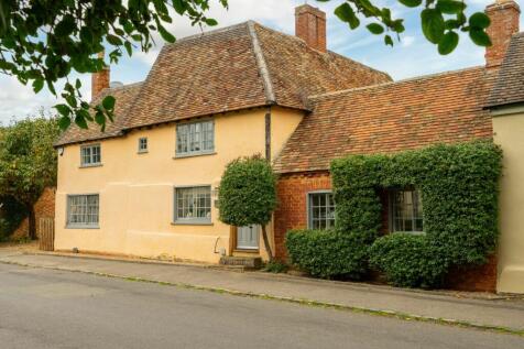 High Street, Bedford MK44 4 bed cottage for sale