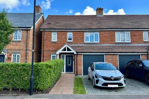 3 bedroom semi-detached house for sale