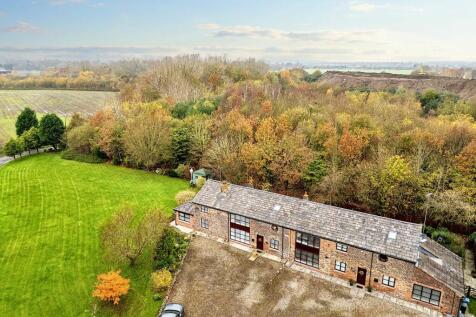Marsh Lane, Warrington WA5 4 bed barn conversion for sale