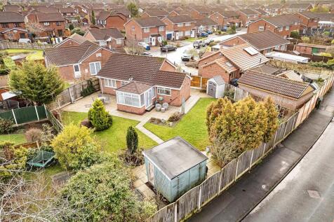 Tiverton Close, Widnes WA8 2 bed detached bungalow for sale