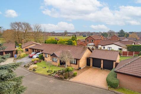 Croston Close, Widnes WA8 3 bed detached bungalow for sale