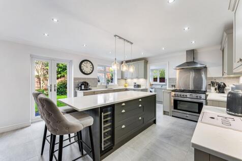 Cedardale Park, Widnes WA8 4 bed detached house for sale