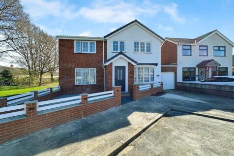 4 bedroom link detached house for sale