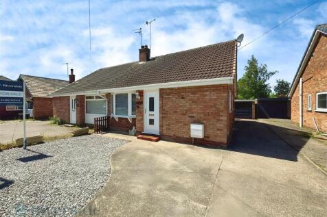 2 bedroom semi-detached bungalow for sale