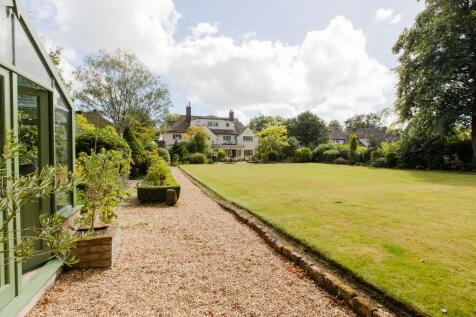 6 bedroom detached house for sale