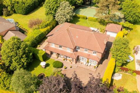 5 bedroom detached house for sale