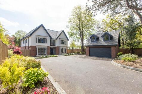 6 bedroom detached house for sale